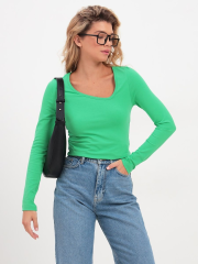 Лонгслив с ассиметричным вырезом